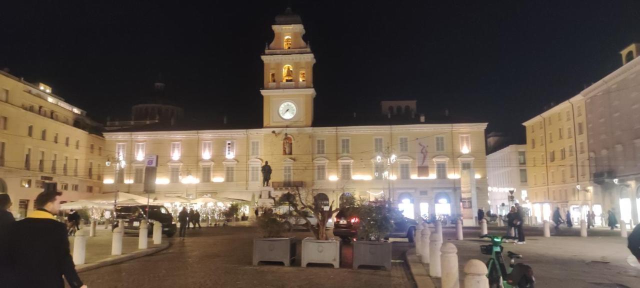 Palazzo Altavilla Deluxe Parma Bagian luar foto